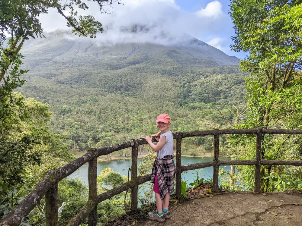 Moving around La Fortuna with kids to admire the view.