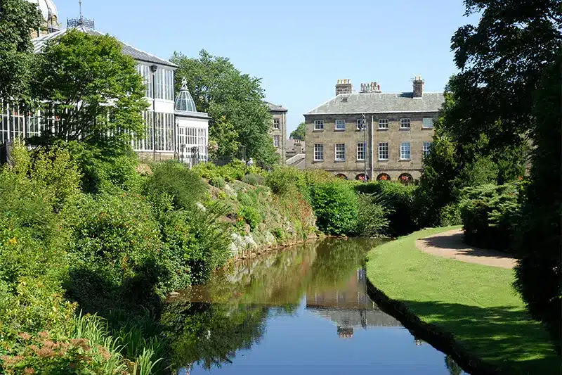 Things to Do In The Peak District: Pavilion Gardens, Buxton