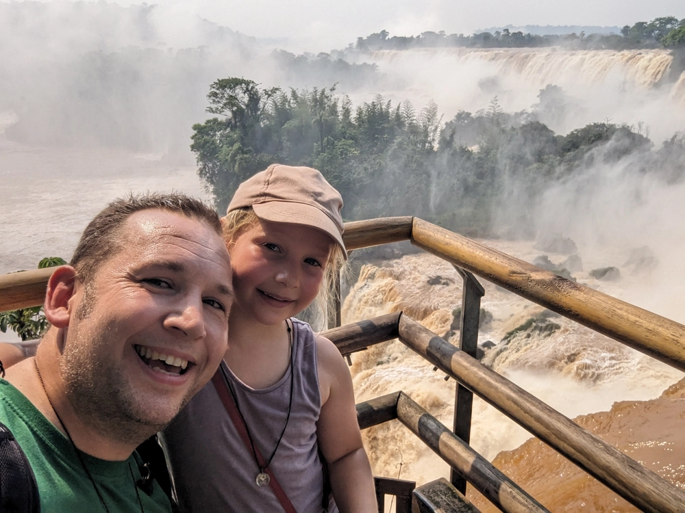 A selfie of Adrian and Eva bu Iguazu Falls.