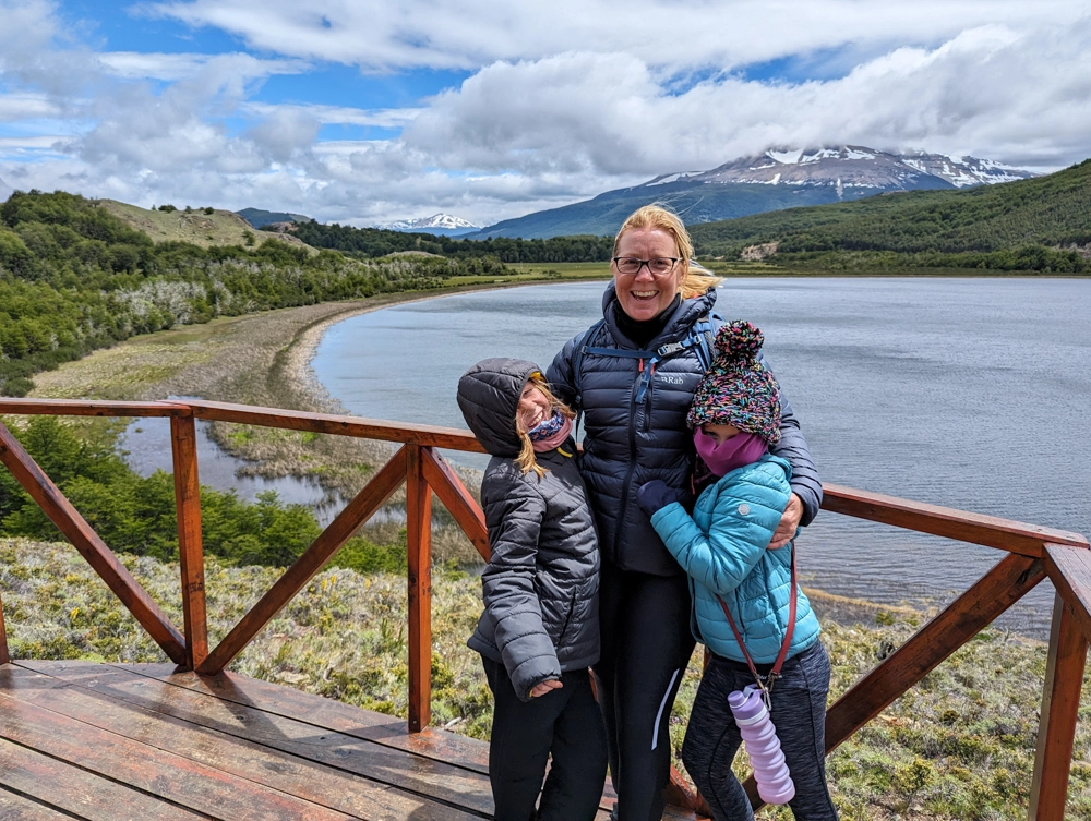 A family photo at the viewing point overlooking Lago El Toro at Monumento Natural Dos Lagunas