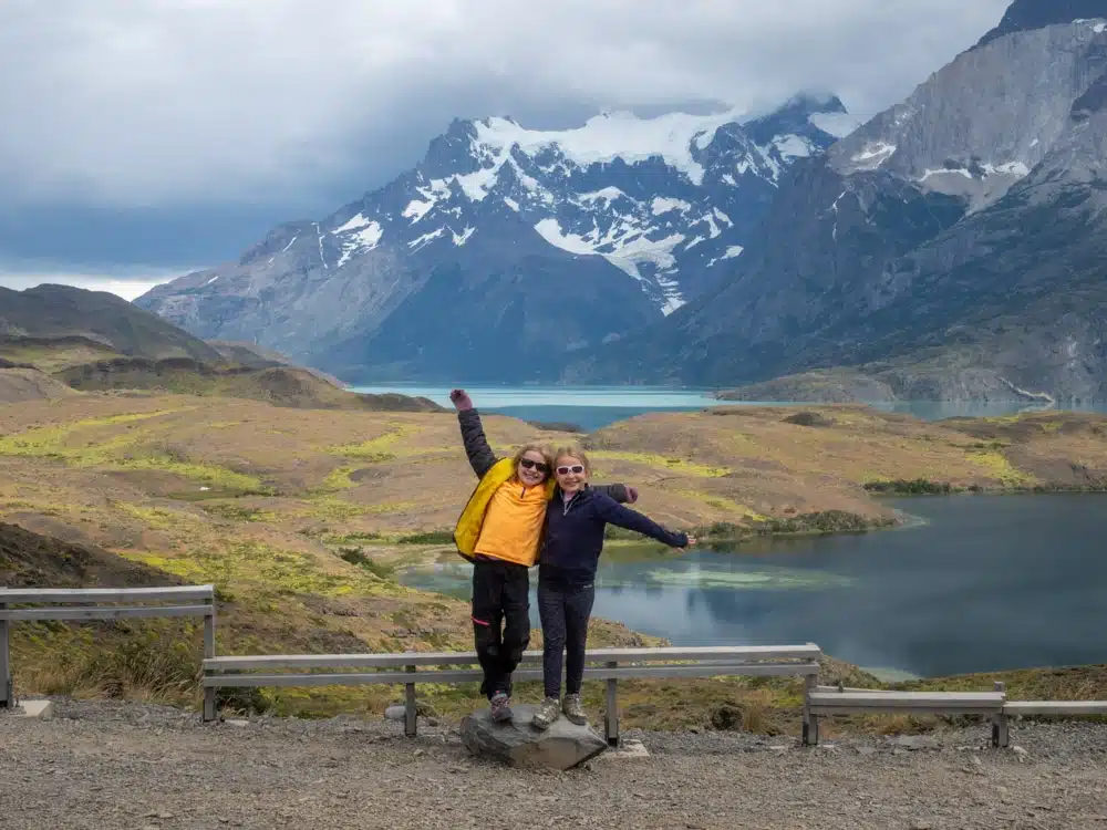 The girls at the viewpoint overlooking Lago Nordenskjöld with Cerro Paine in the distance